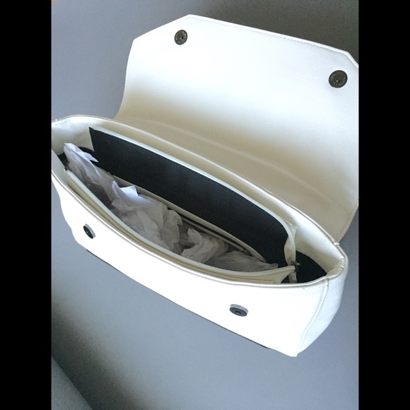 Black & White Color Block Structured Handbag - Picture 3 of 3