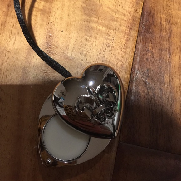 Outspoken by Fergie perfume necklace