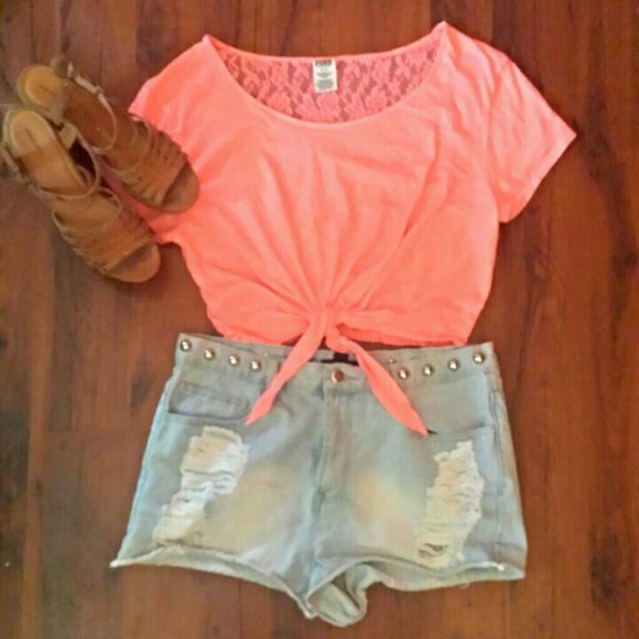 🎉HP 3/27!🎉  NWOT VS PINK Crop Top!