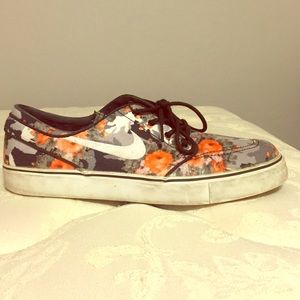 Nike floral Janoskis