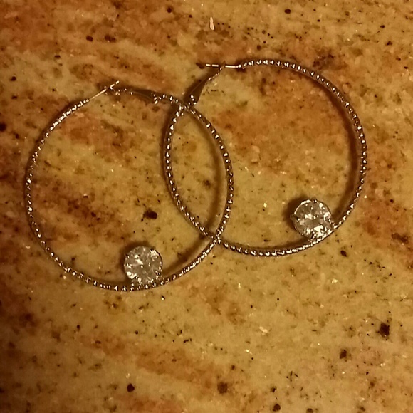 EXPRESS SILVER HOOPS