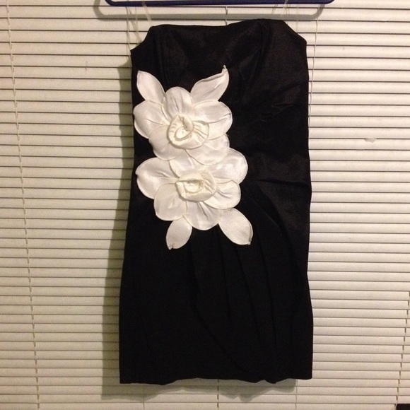 Strapless dress