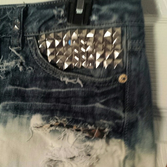 Custom Bleach ripped jean shorts - Picture 2 of 3