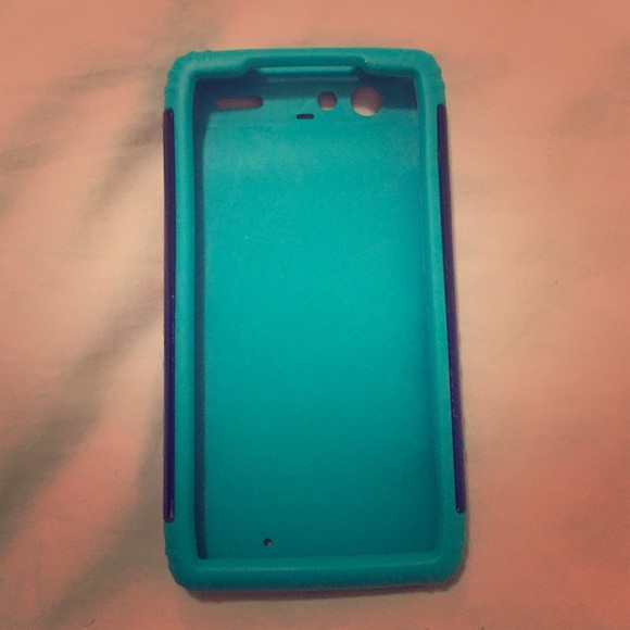 Blue/green phone case for droid razr