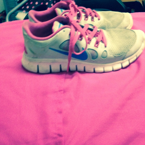 Ladies Nike sneakers - Picture 2 of 2
