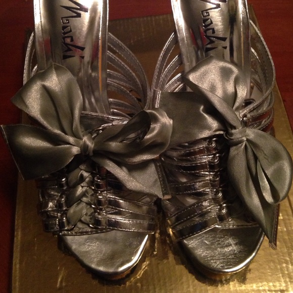 mochi silver sandals