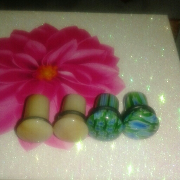 Bundle 00 plugs