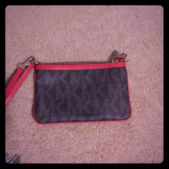 Michael kors wristlet