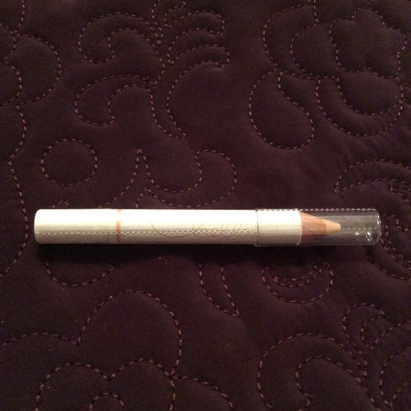 Chella Lace Ivory Highlighter Pencil