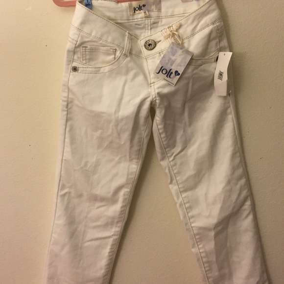 White skinny jeans