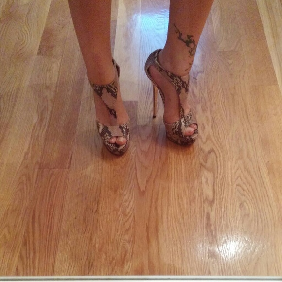 REDUCED!!Authentic Jimmy Choo Snake Skin stilettos - Picture 3 of 3