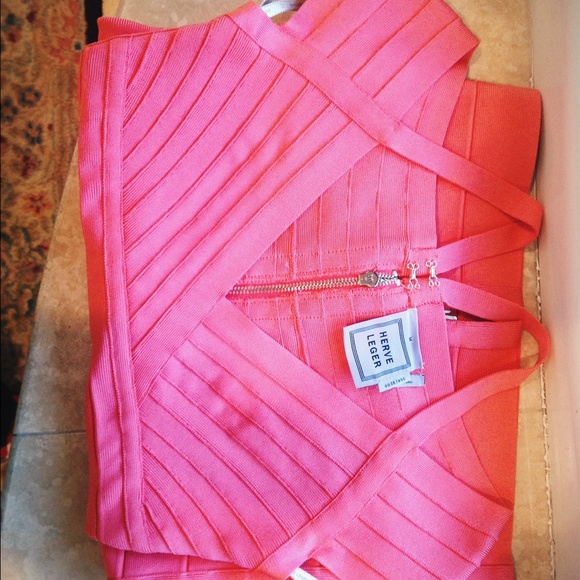 Herve Ledger Pink / Salmon Bandage Cocktail Dress - Picture 3 of 4