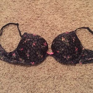 Victoria secret push up bra!