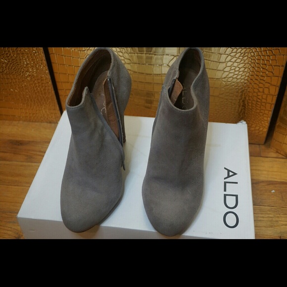 🚫SOLD🚫 🎉💣🎊 Grey Suede Booties - Picture 3 of 4