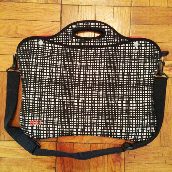 BUILT neoprene laptop bag