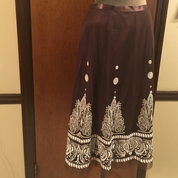 Nygard Collection brown mesh with ivory emboridory - Picture 1 of 4