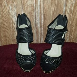 Black platform 5 inch heels