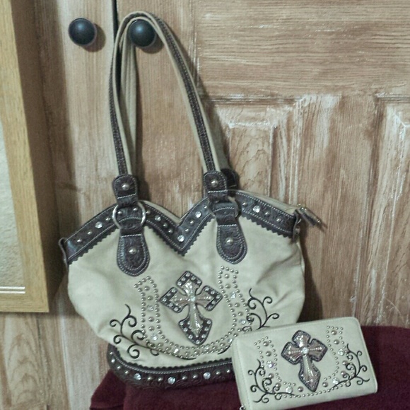 Leather hand bag with matching wallet