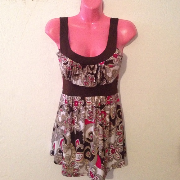 Floral Polyester/Spandex Top!