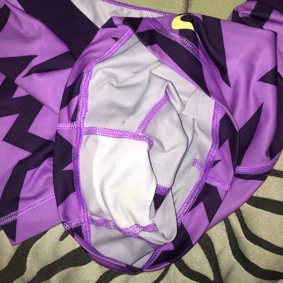 ️SOLD ON Ⓜ️Nike Pro Spandex Shorts - Picture 4 of 4