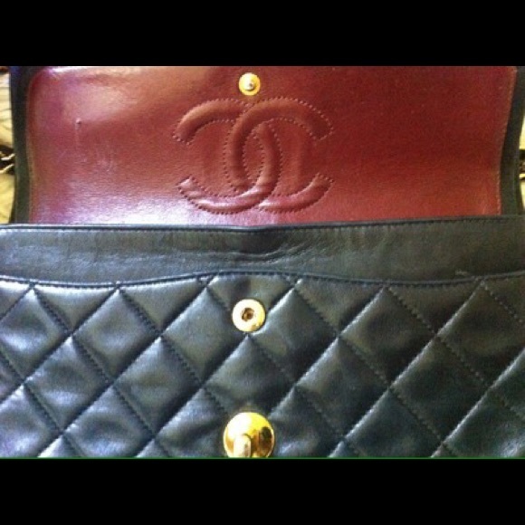 Authentic CHANEL shoulder bag! - Picture 4 of 4