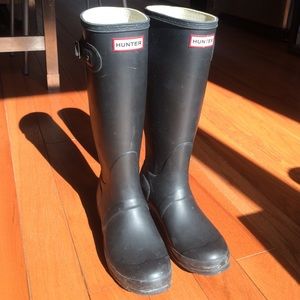 Black hunter rain boots