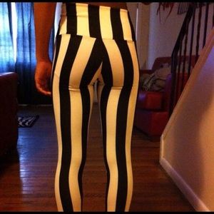High waisted leggings with zipper worn only once