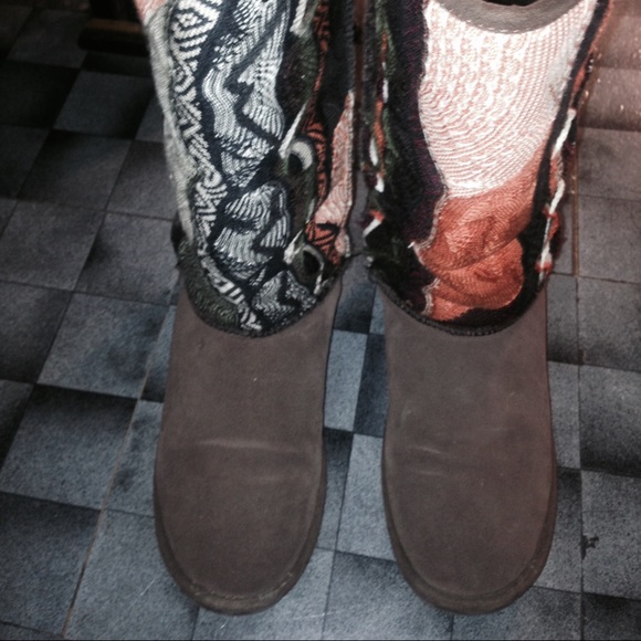 Uggs like but there COOGI Boots