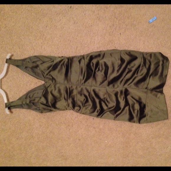 Green slim tight for dress. - Picture 3 of 3