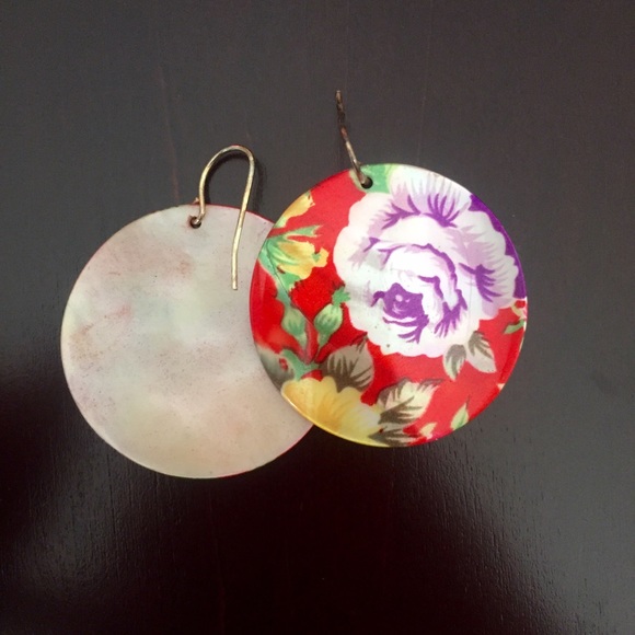 Floral Circle Earrings - Picture 2 of 2