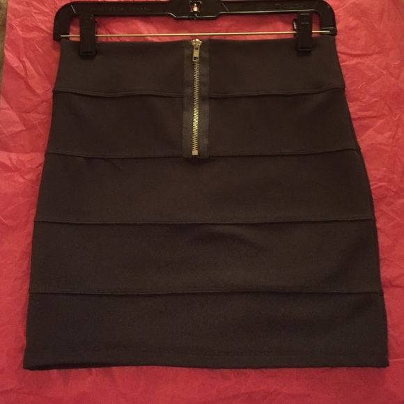 Dark Grey (Stretchy) Mini Skirt♦️FINAL REDUCTION♦️ - Picture 4 of 4