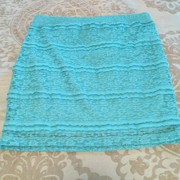 F21 Lace Mini Skirt Mint Colored