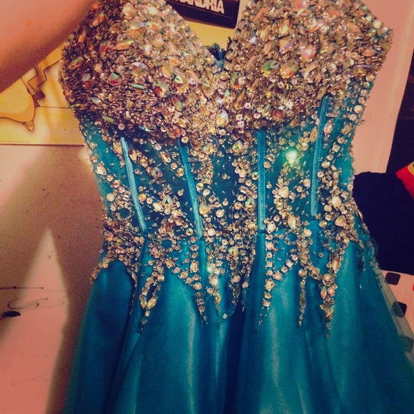Dave & Johnny short prom dress
