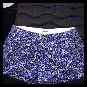 Old Navy Blue and White Floral 3 inch Shorts