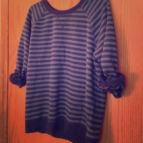 Old Navy crew neck sweatshirt