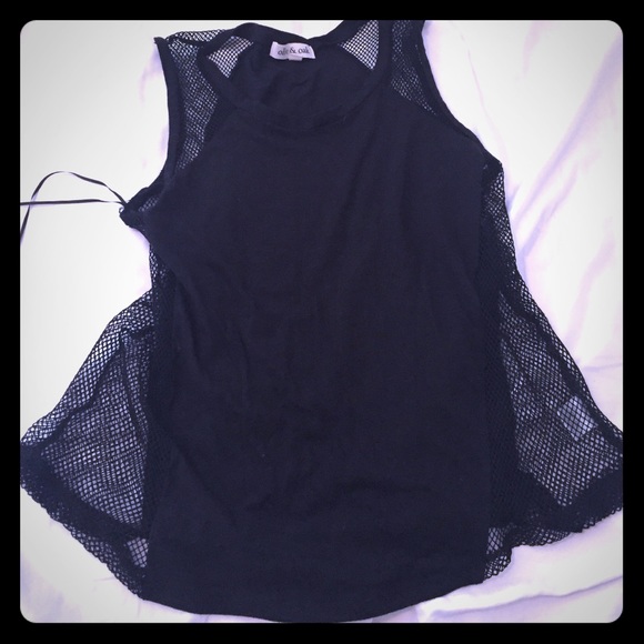 Black Boutique Olive & Oak Top!