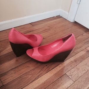 Jessica Simpson wedge