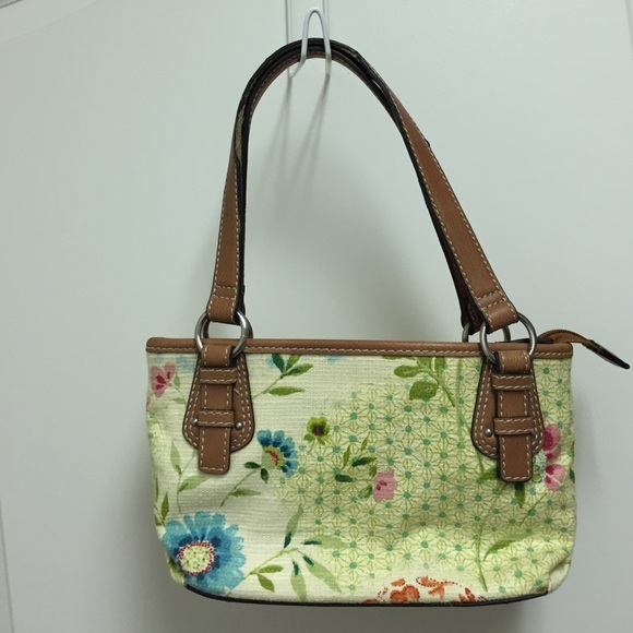 Dainty Fossil purse