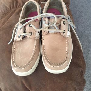 *** SOLD*** Sperrys women's/girls size 1