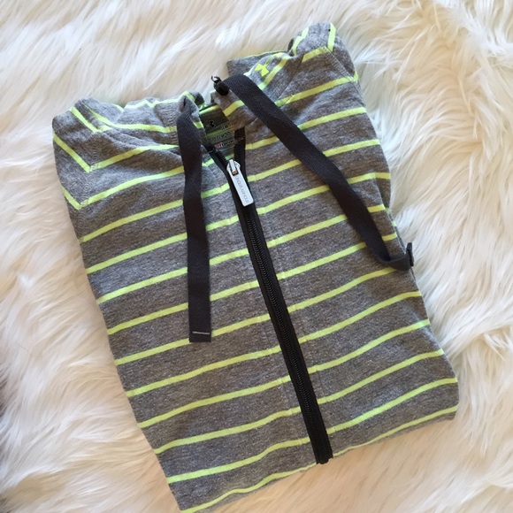 *SOLD* Under Armour Zip Hoodie - Picture 2 of 3