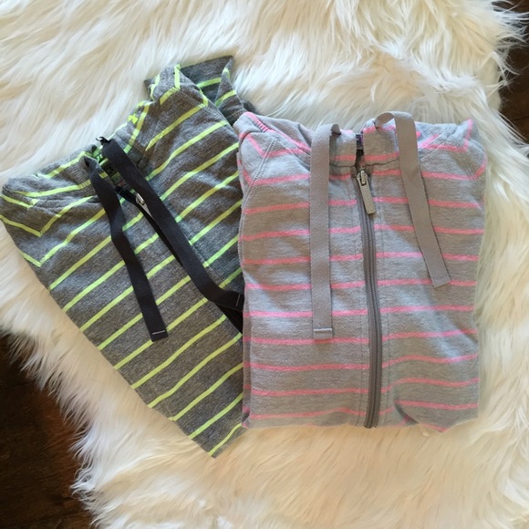 *SOLD* Under Armour Zip Hoodie - Picture 3 of 3