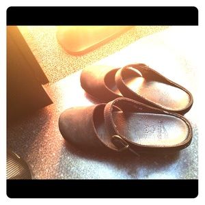 Dansko black oiled leather clogs 8.5 size 39