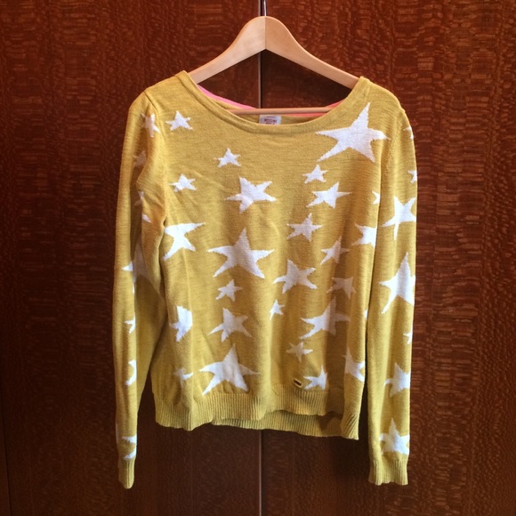 yellow star sweater