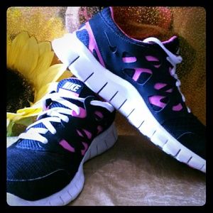 NIKE FREE RUN