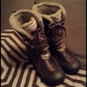 Columbia Omniheat Women's Boots, size 6.