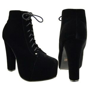 Black comfy ankle boots