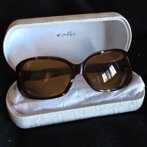Sporty Tortoise Oakley Shades