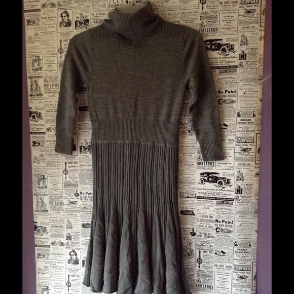 BCBGMaxAzria sweater dress - Picture 1 of 4