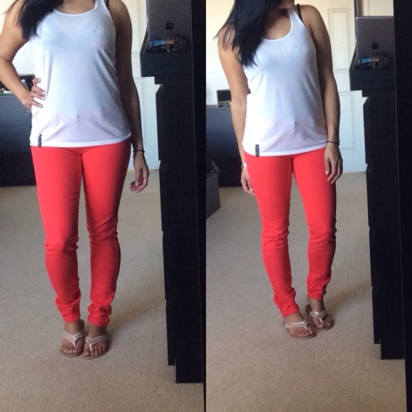 🚫🚫***********SOLD*********🚫🚫Coral jeggings