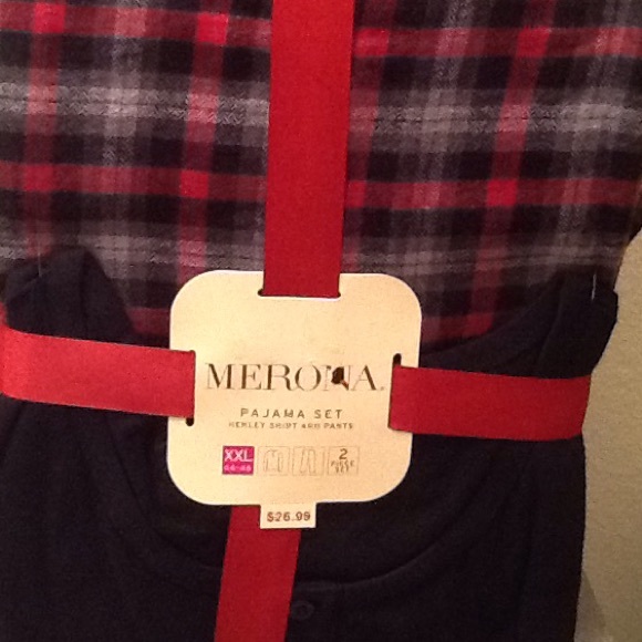 Pajama set - Picture 3 of 3